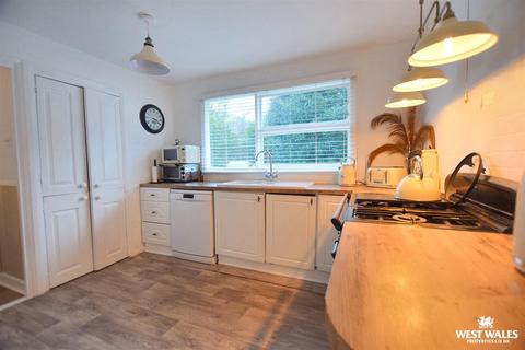 3 bedroom detached bungalow for sale, Ffordd Bedd Morris, Newport