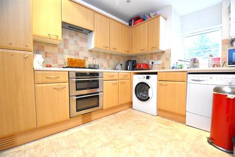 3 bedroom maisonette for sale, Station Approach, Hockley