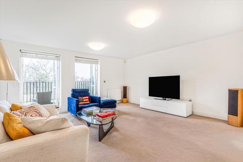 3 bedroom flat for sale, Ham Common, Richmond, TW10