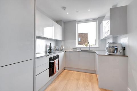 1 bedroom flat for sale, Plough Lane, London SW17