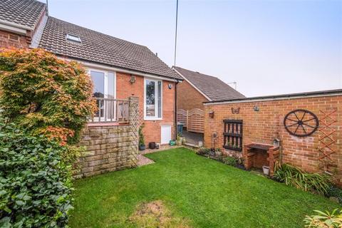 2 bedroom semi-detached bungalow for sale, Tanyard Avenue, Huddersfield