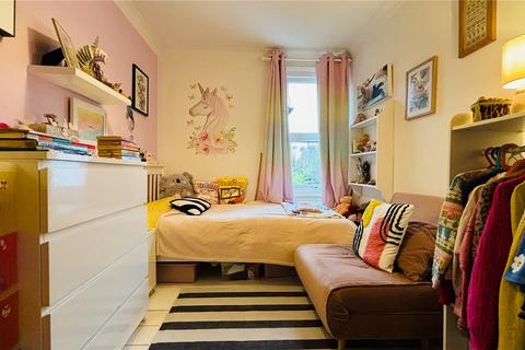 2 bedroom semi-detached house for sale, Wendover Road, Surrey TW18