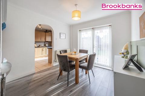 3 bedroom terraced house for sale, Fens Way, Hextable, Kent, BR8