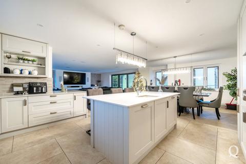Foxwood Chalky Road, Stockbury, Sittingbourne, ME9 7QR
