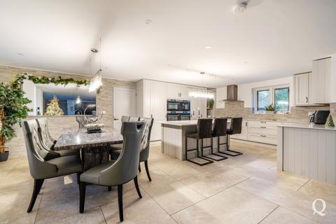 Foxwood Chalky Road, Stockbury, Sittingbourne, ME9 7QR