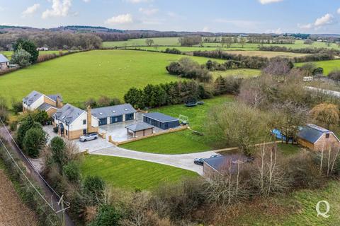 Foxwood Chalky Road, Stockbury, Sittingbourne, ME9 7QR