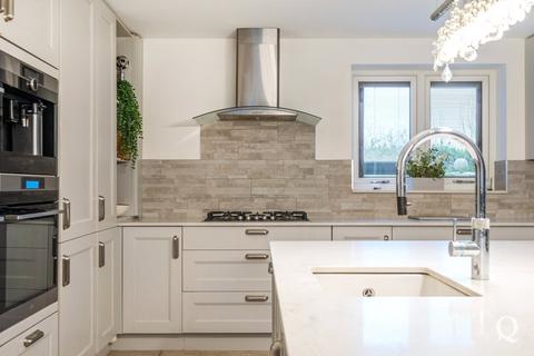 Foxwood Chalky Road, Stockbury, Sittingbourne, ME9 7QR