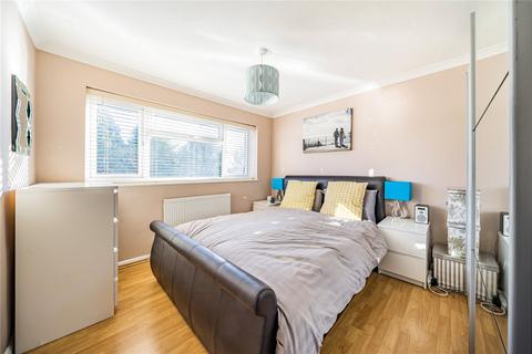 4 bedroom semi-detached house for sale, Worple Road, Surrey TW18