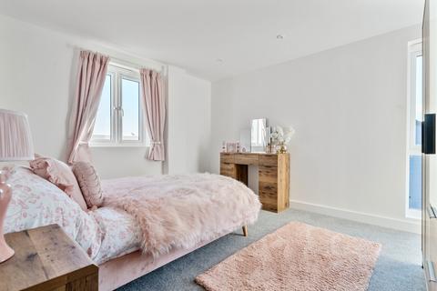 2 bedroom apartment for sale, Church Street, Sittingbourne, Kent, ME10