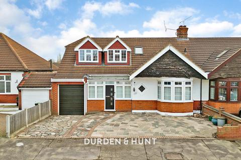 4 bedroom semi-detached house for sale, Grosvenor Drive, Hornchurch