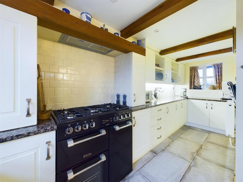 CAM01555 G0-PR0104-STILL024.jpg