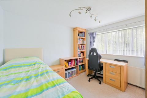 12 Geralds Grove, Banstead, SM7 1NE