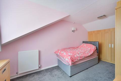 12 Geralds Grove, Banstead, SM7 1NE