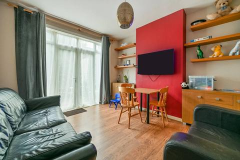 2 bedroom maisonette for sale, Balfour Road, Hounslow, TW3