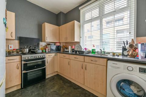 2 bedroom maisonette for sale, Balfour Road, Hounslow, TW3