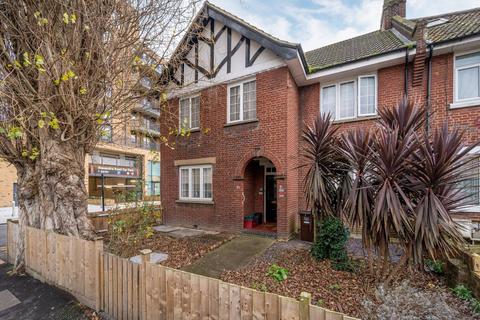 2 bedroom maisonette for sale, Balfour Road, Hounslow, TW3