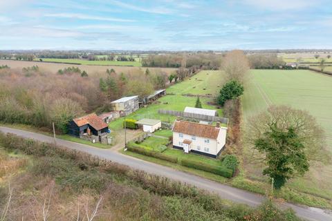 Scoulton Road, Rockland St. Peter