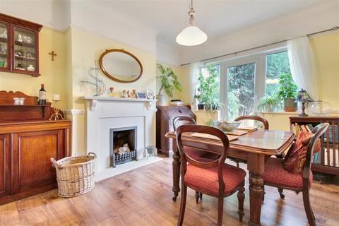 2 Bruce Way, Worthing, BN11 5JX