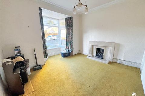 4 bedroom semi-detached house for sale, Heol Y Meinciau, Pontyates, Llanelli