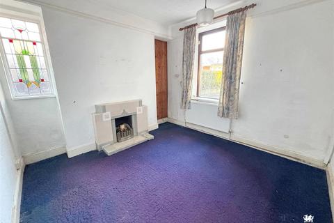 4 bedroom semi-detached house for sale, Heol Y Meinciau, Pontyates, Llanelli