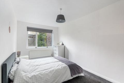 2 bedroom flat for sale, Samels Court, Hammersmith W6