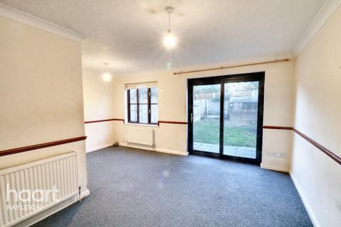 2 bedroom terraced house for sale, Bristol Close, Rayleigh