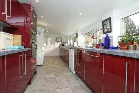 4 bedroom detached house for sale, Wootton Lane, Wootton, CT4