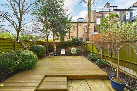 3 bedroom apartment to rent, Carlingford Road, NW3