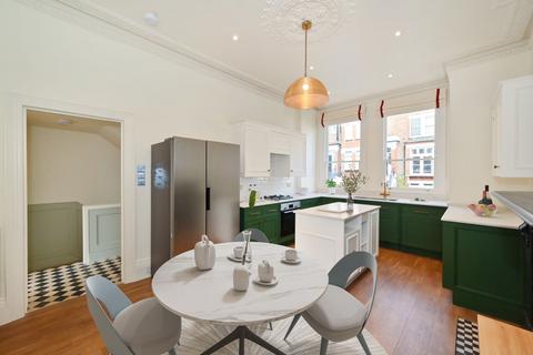 3 bedroom apartment to rent, Carlingford Road, NW3