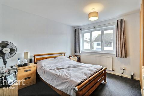 1 Abercorn Way, Witham, CM8 2UF