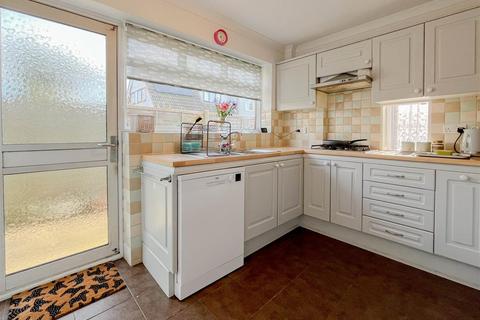 16 Maple Way, Burnham-on-crouch, CM0 8DE