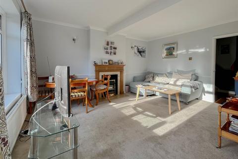16 Maple Way, Burnham-on-crouch, CM0 8DE