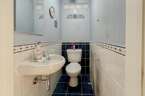 16 Maple Way, Burnham-on-crouch, CM0 8DE