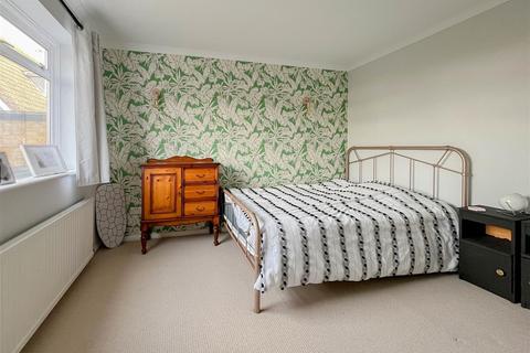 16 Maple Way, Burnham-on-crouch, CM0 8DE