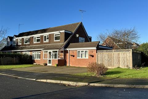 44 Fairwater Crescent, Alcester, B49 6RB