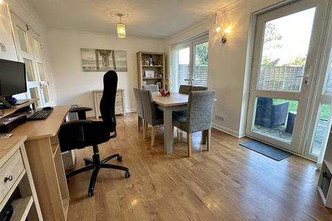 44 Fairwater Crescent, Alcester, B49 6RB