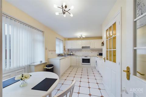 39 Amberlands, Stretton, Burton-on-trent, DE13 0PE