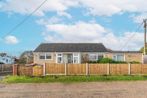 3 bedroom bungalow for sale, Four Acres Estate, Hemsby