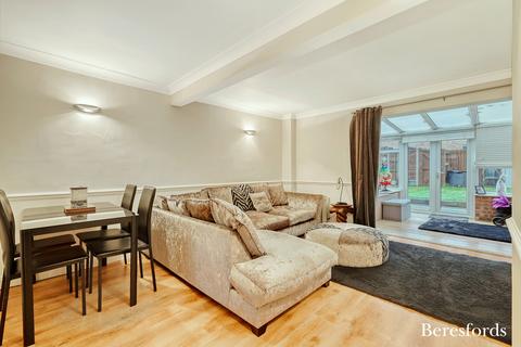 3 bedroom terraced house for sale, Dolphin Gardens, Billericay, CM12