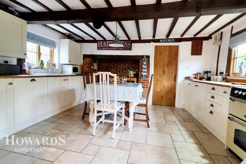 3 bedroom cottage for sale, Quidenham Road, Banham