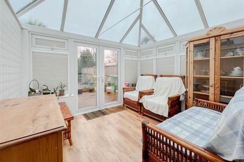 61 Chapel Road, Burnham-on-crouch, CM0 8JD