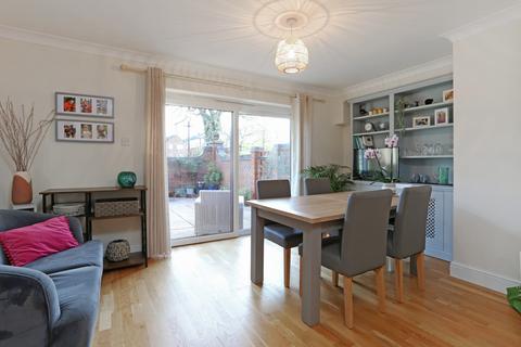 3 bedroom end of terrace house for sale, Borelli Mews, Farnham, Surrey, GU9