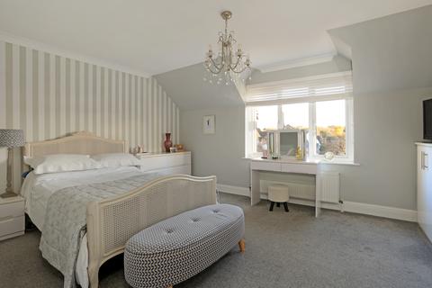 3 bedroom end of terrace house for sale, Borelli Mews, Farnham, Surrey, GU9