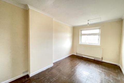 3 bedroom terraced house to rent, St. Botolph Road, Gravesend, DA11 8ES