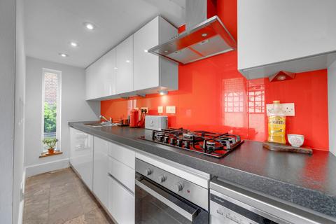 1 bedroom flat for sale, Tollington Road, London N7