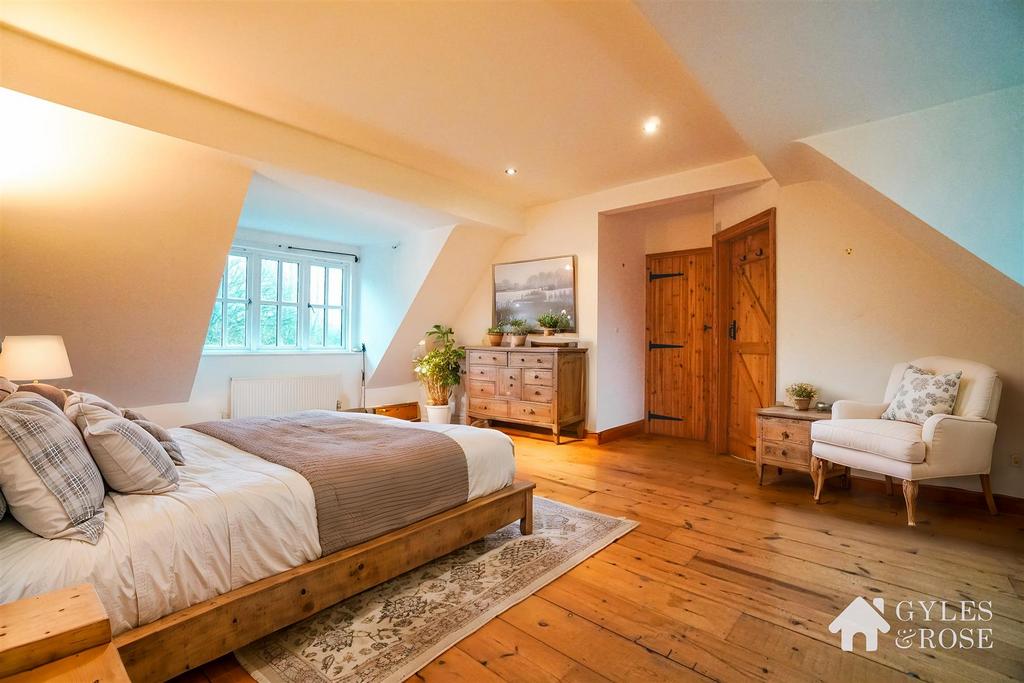 Principal bedroom