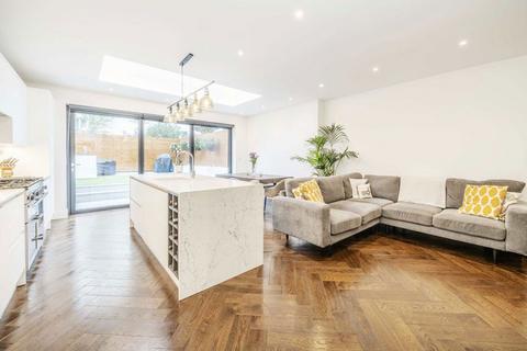 4 bedroom terraced house for sale, Briarwood Road, London SW4