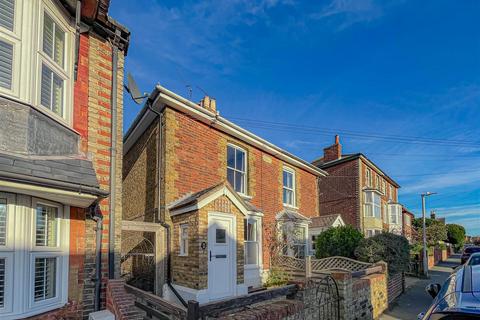 3 bedroom cottage for sale, Western Road, Burnham-On-Crouch