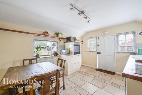 3 bedroom cottage for sale, Ipswich Road, Norwich