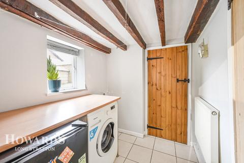 3 bedroom cottage for sale, Ipswich Road, Norwich